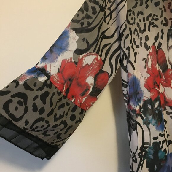 Tricotto Artsy Animal Print Womens Lace Up Bell Sleeve Cover Dress - Picture 10 of 16